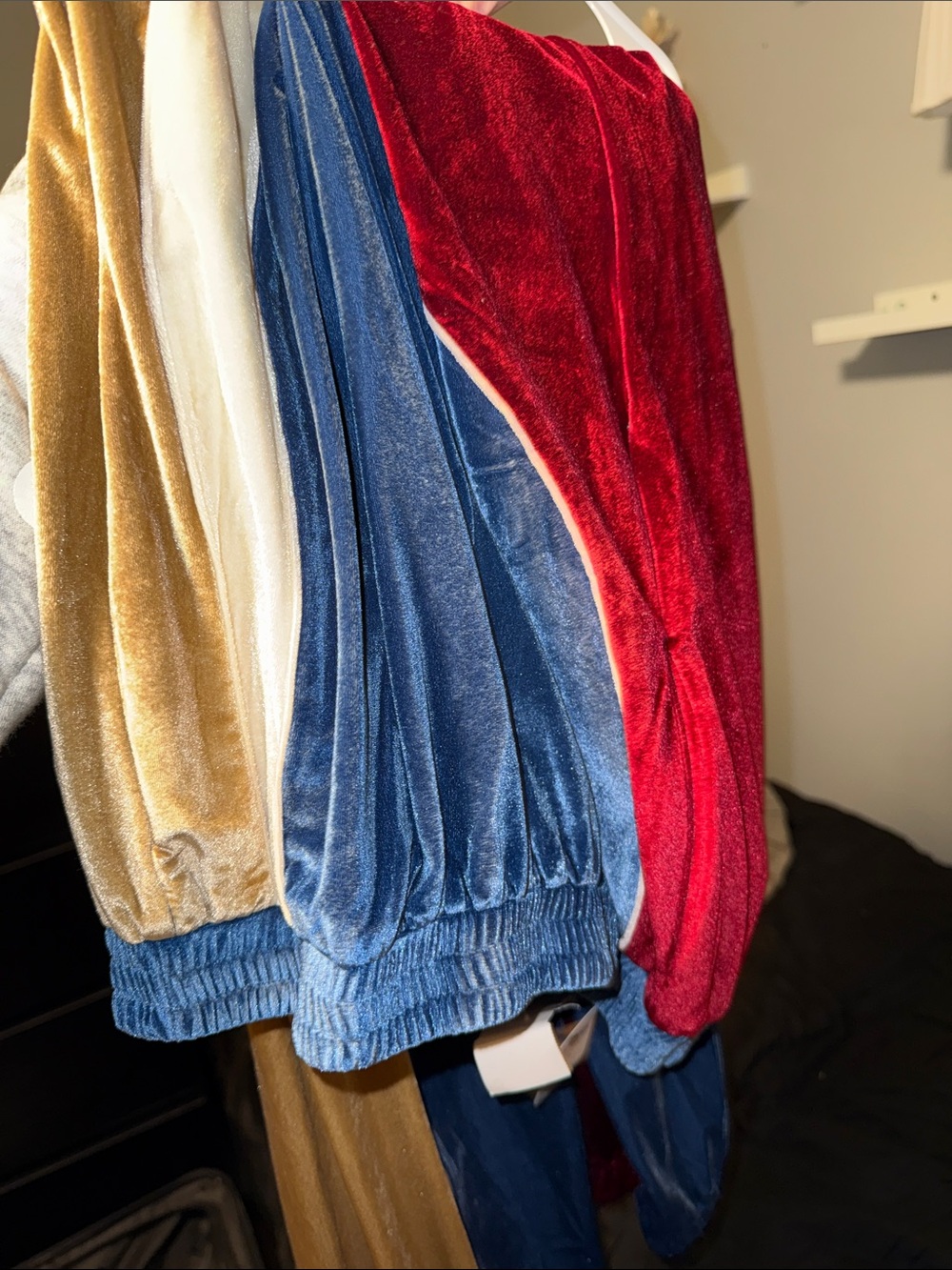 Velvet Colorblock Set - Picture 3 of 3